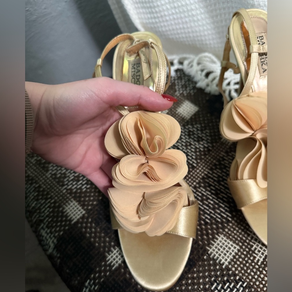Badgley Mischka Ruffle Embellishment Sandals 9.5 M